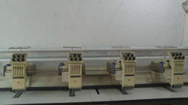 Bordadora Melco de 4 cabezales y 6 agujas para reparar - Imagen 8